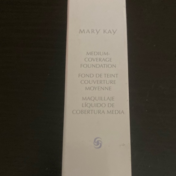 4/$25 Mary Kay Medium coverage foundation- 1 oz size Ivory in box. 1 box left - Picture 1 of 7